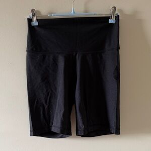 43.| TNA | High-Rise Biker Shorts